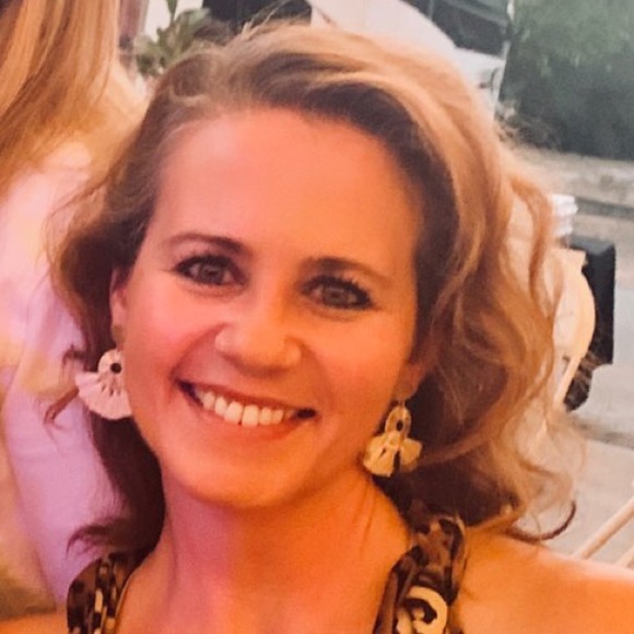 Meet your Posher, Jennifer - Picture 1 of 1